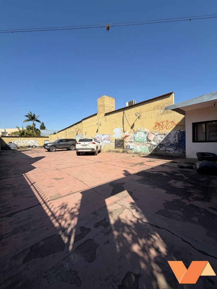 Terreno en alquiler de 440 m² con amplio acceso — ideal estacionamiento