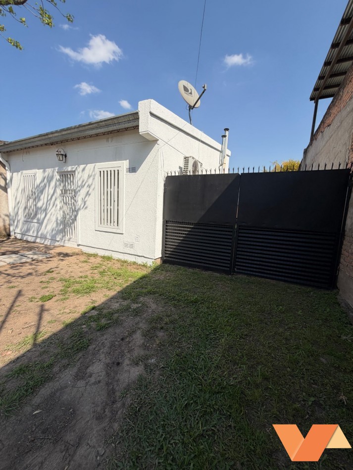 CASA EN ALQUILER con amplio parque en Alto del Manantial