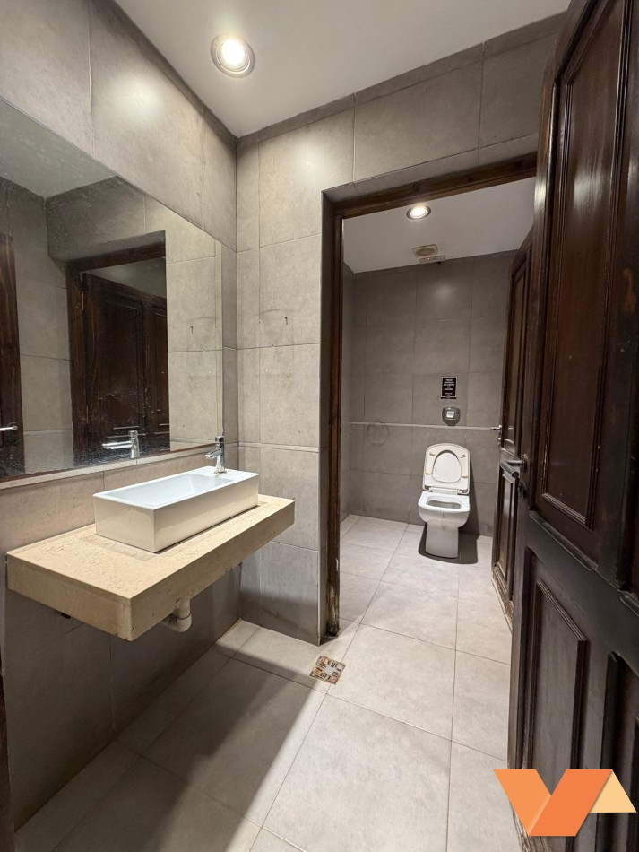 Local comercial en alquiler en esquina frente a Plaza Mitre | 200 m² | Concepcion