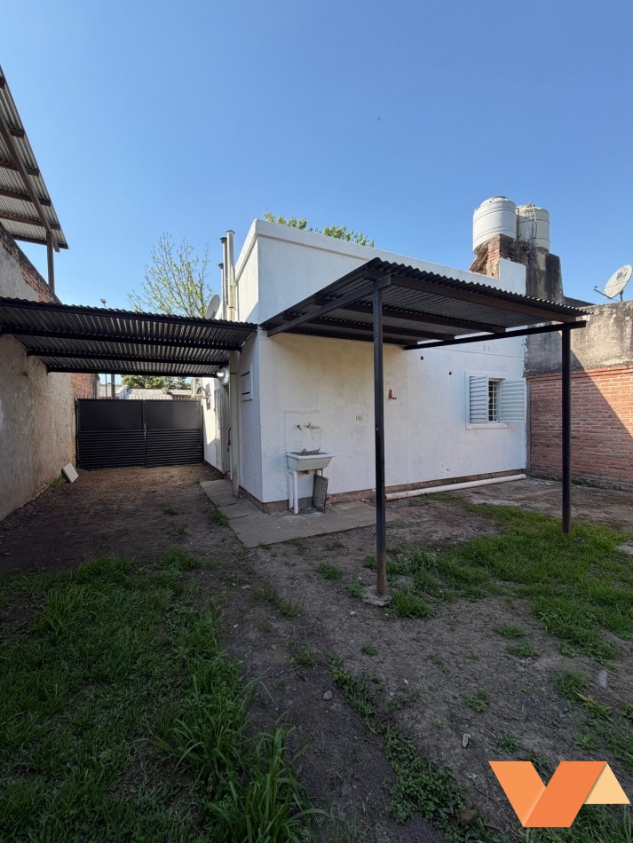 CASA EN ALQUILER con amplio parque en Alto del Manantial