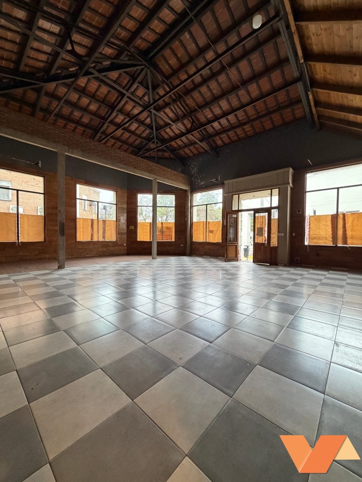 Local comercial en alquiler en esquina frente a Plaza Mitre | 200 m² | Concepcion