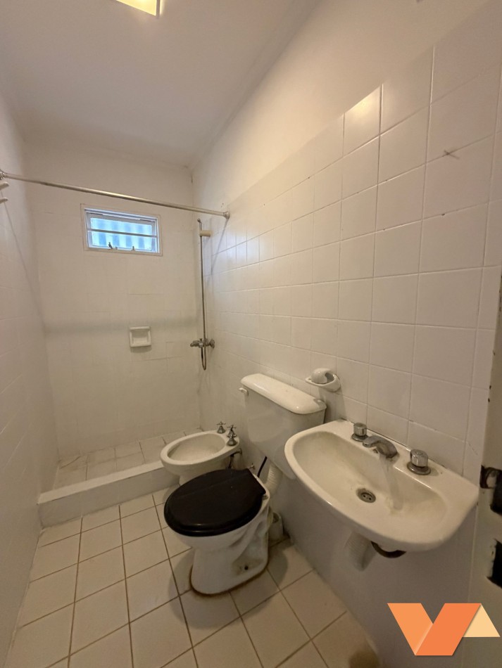 CASA EN ALQUILER con amplio parque en Alto del Manantial